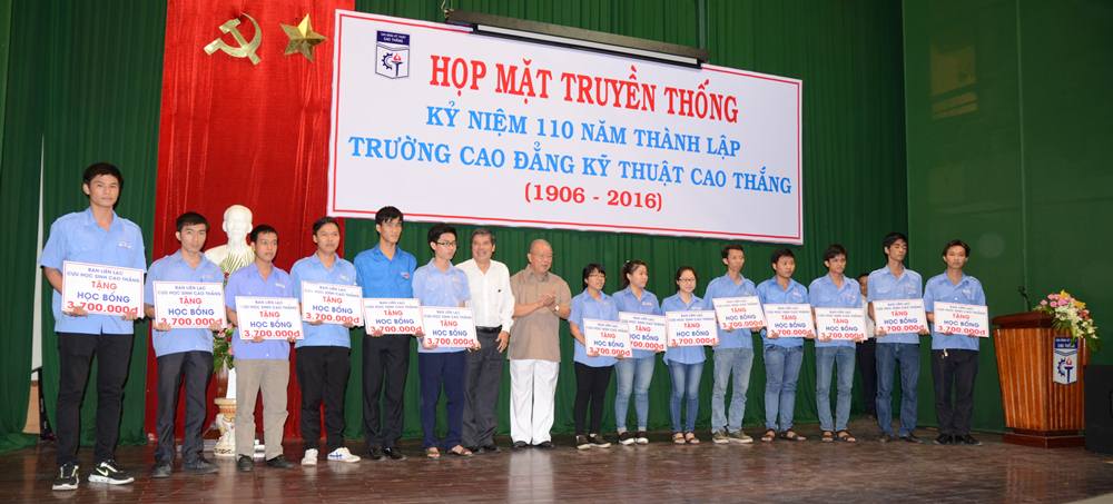 hop-mat-truyen-thong-2016-2.jpg