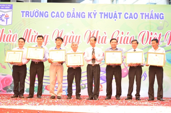 Description: E:HINH ANH11.2015 VAN NGHE GIANG VIENDSC_0327.JPG